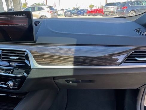 Used 2022 BMW M550i xDrive M550i xDrive image 33