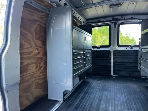 Used 2013 Chevrolet Express 3500 Extended RWD image 23