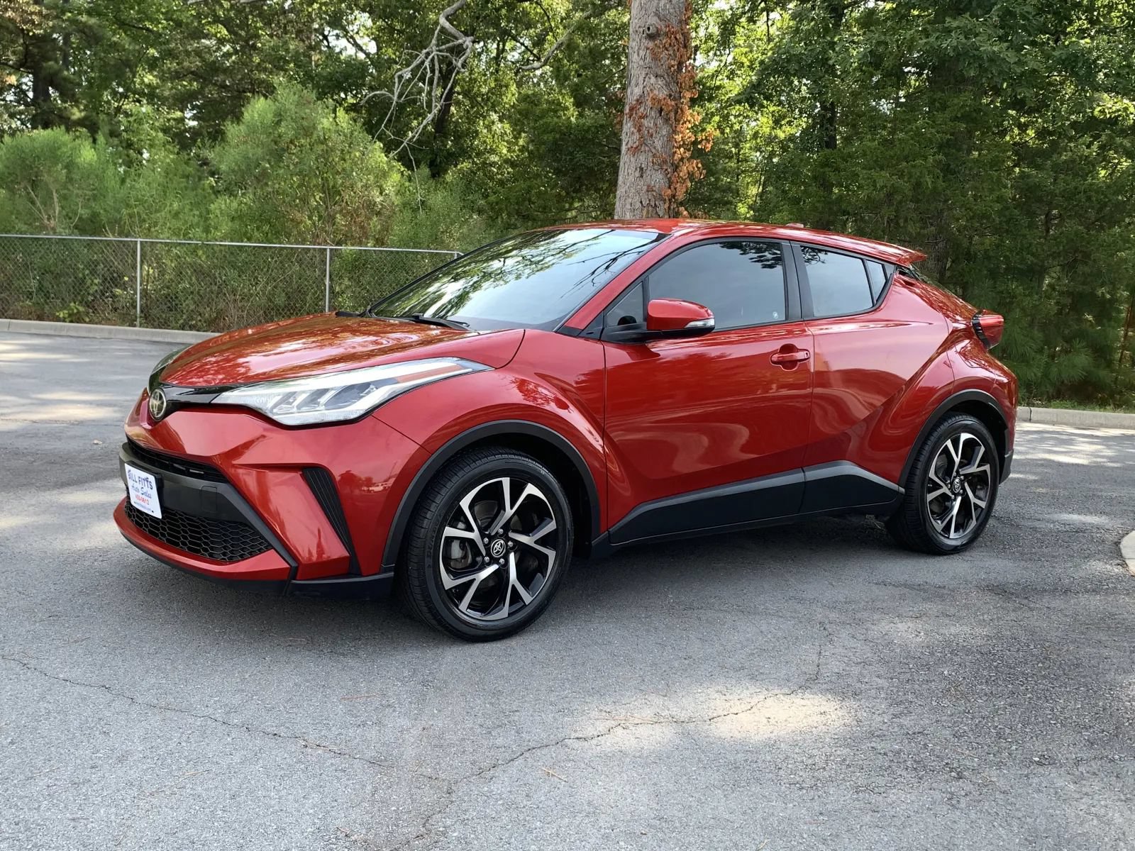 Used 2020 Toyota C-HR XLE FWD image 3