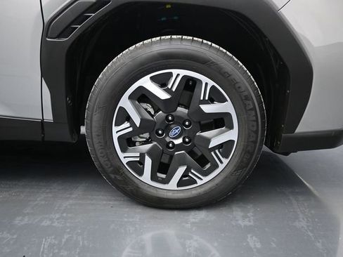 Used 2025 Subaru Forester Premium w/ Convenience Package #1 image 41