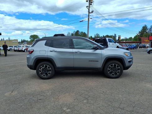 Used 2019 Jeep Compass Trailhawk AWD/4WD image 7