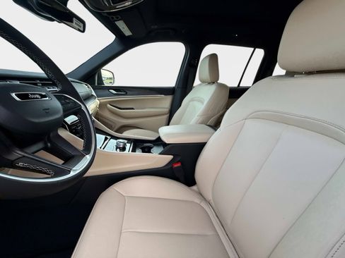 New 2025 Jeep Grand Cherokee Limited AWD/4WD image 23