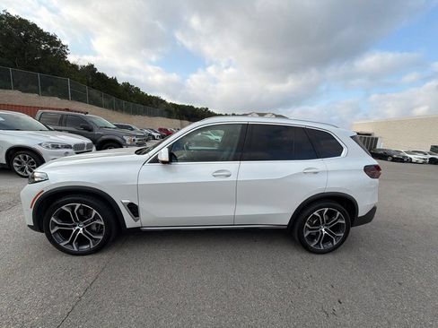 Used 2024 BMW X5 xDrive40i w/ Parking Assistance Package AWD/4WD image 2