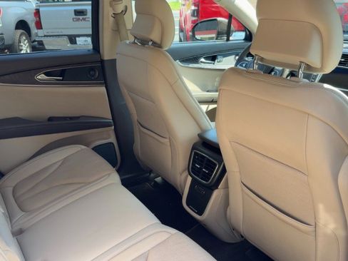 Used 2019 Lincoln Nautilus Reserve AWD/4WD image 13