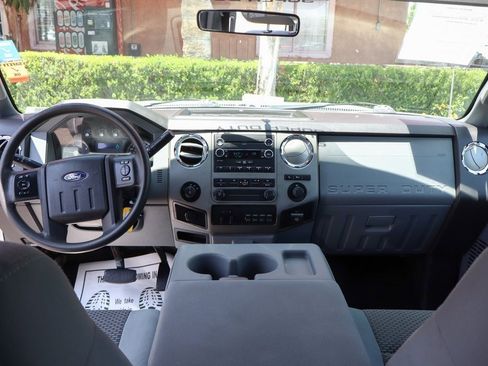 Used 2012 Ford F350 XLT w/ XLT Interior Pkg image 27