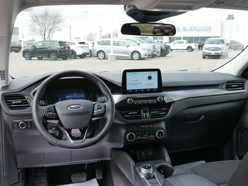 Used 2024 Ford Escape Active AWD/4WD image 2