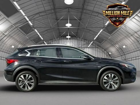 Used 2019 INFINITI QX30 AWD w/ Navigation Package image 7