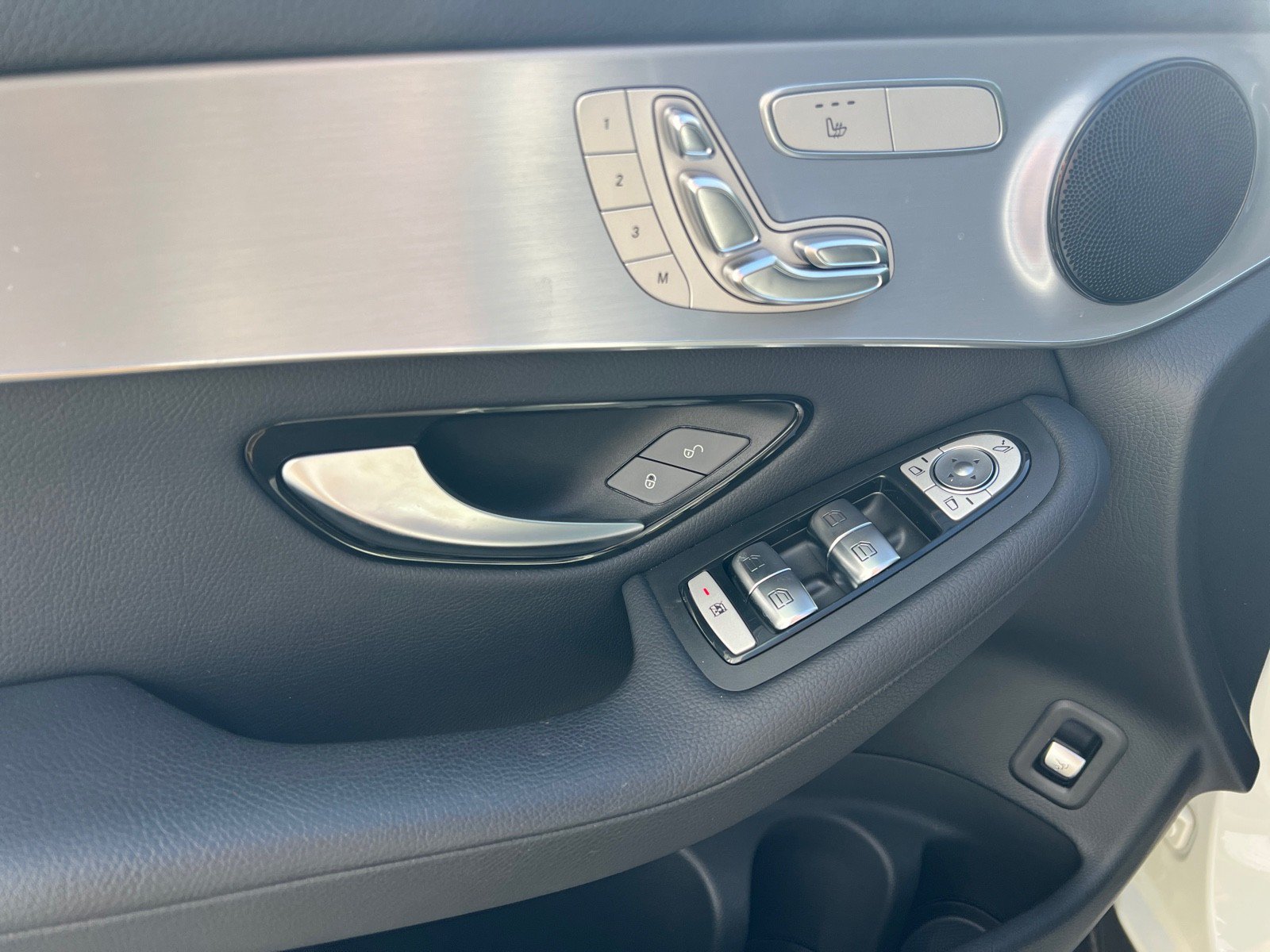 Used 2019 Mercedes-Benz GLC 300 4MATIC image 14