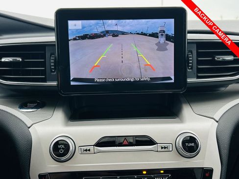 Used 2024 Ford Explorer XLT w/ Equipment Group 202A AWD/4WD image 13