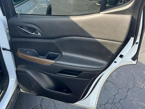 Used 2019 GMC Acadia SLE AWD/4WD image 24
