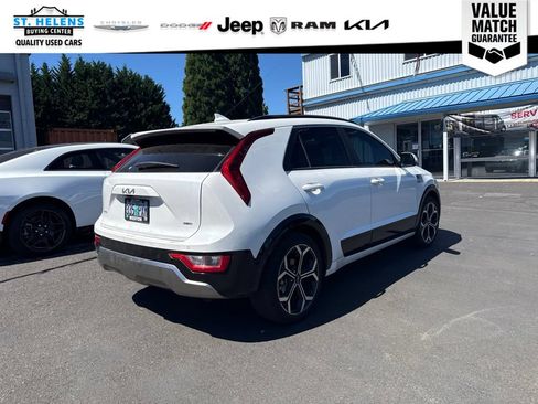 Used 2024 Kia Niro EX Touring FWD image 5