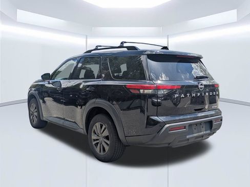 Used 2022 Nissan Pathfinder SV AWD/4WD image 5