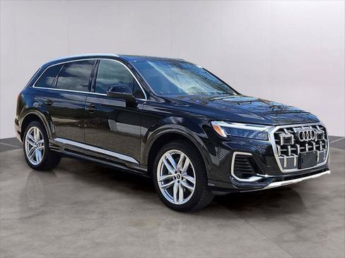 Certified 2025 Audi Q7 3.0T Premium Plus AWD/4WD image 10