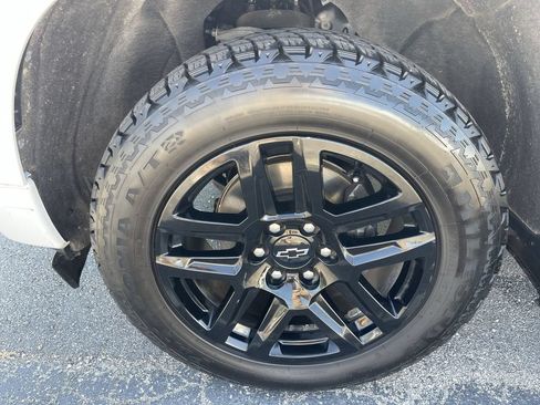 Used 2022 Chevrolet Silverado 1500 RST AWD/4WD image 2