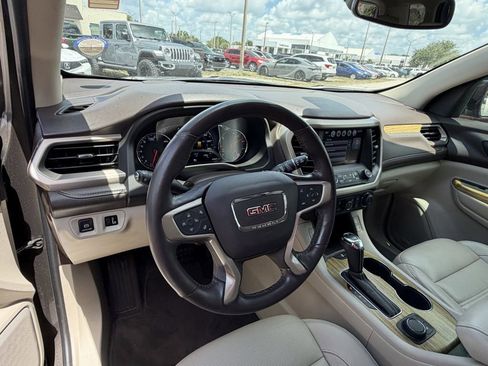 Used 2019 GMC Acadia Denali w/ Technology Package FWD image 19