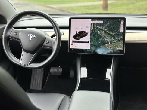 Used 2018 Tesla Model 3 Long Range image 17
