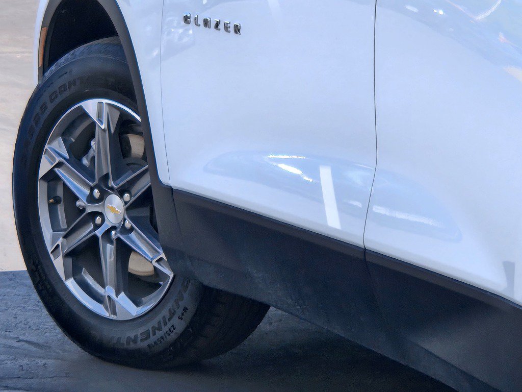Certified 2025 Chevrolet Blazer LT FWD image 16