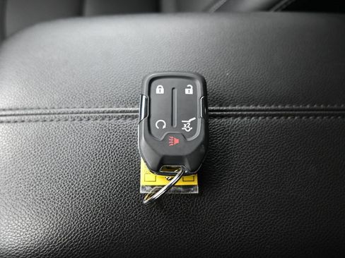 Used 2022 GMC Terrain SLT w/ LPO, Floor Liner Package image 19