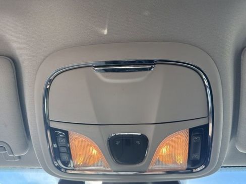 Used 2022 Jeep Cherokee Limited image 32