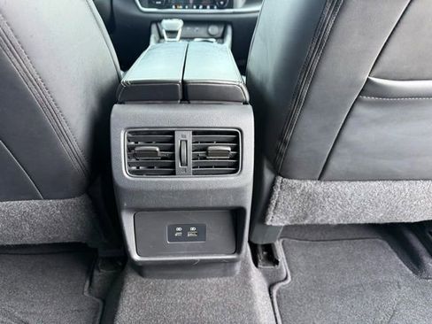 Used 2023 Nissan Rogue SV w/ SV Premium B Package image 24