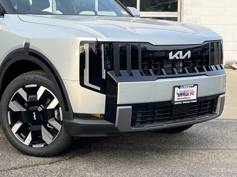 New 2027 Kia Telluride S FWD image 3