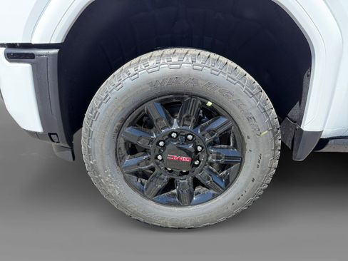 New 2026 GMC Sierra 2500 AT4 w/ AT4 Premium Plus Package AWD/4WD image 9