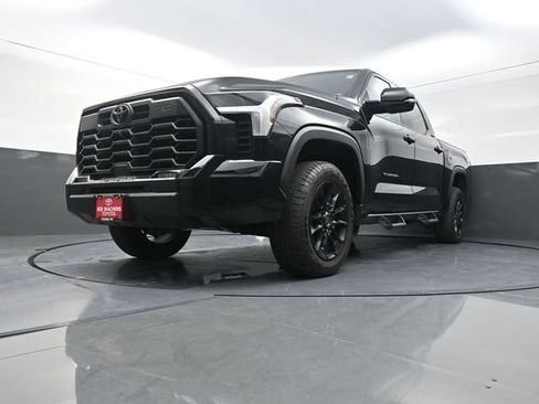 Used 2024 Toyota Tundra Limited w/ TRD Off-Road Package AWD/4WD image 32