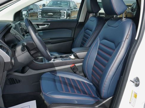 Used 2024 Ford Edge SEL w/ Sport Appearance Package image 4