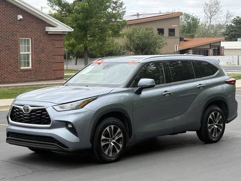 Used 2020 Toyota Highlander XLE FWD image 8