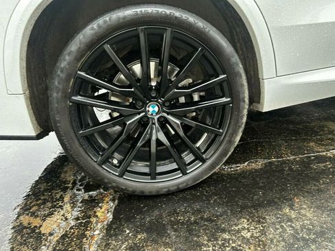 Used 2024 BMW X5 xDrive40i w/ M Sport Package image 33