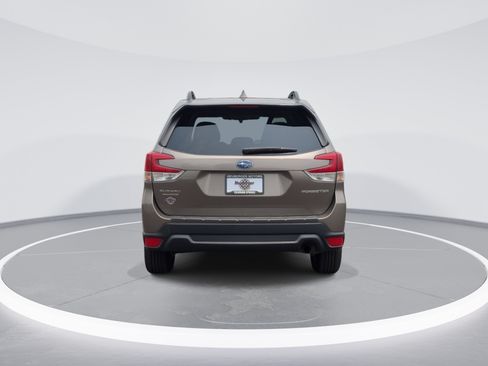 Used 2023 Subaru Forester Premium AWD/4WD image 6