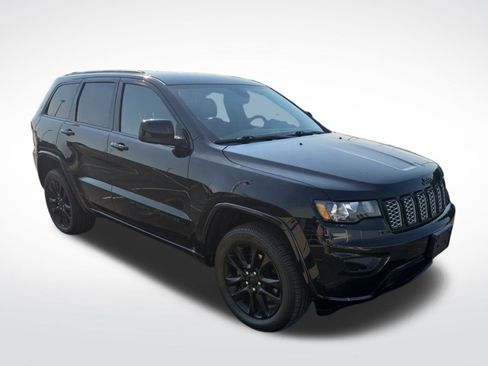 Used 2022 Jeep Grand Cherokee Laredo X image 4
