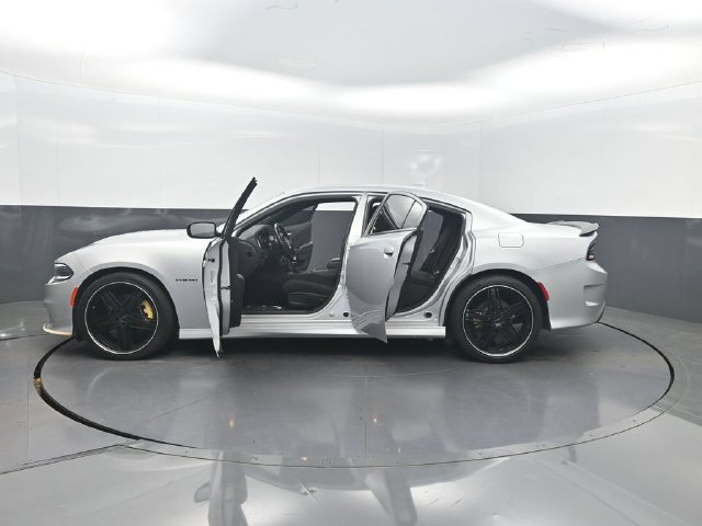 Used 2022 Dodge Charger R/T w/ Blacktop Package RWD image 45