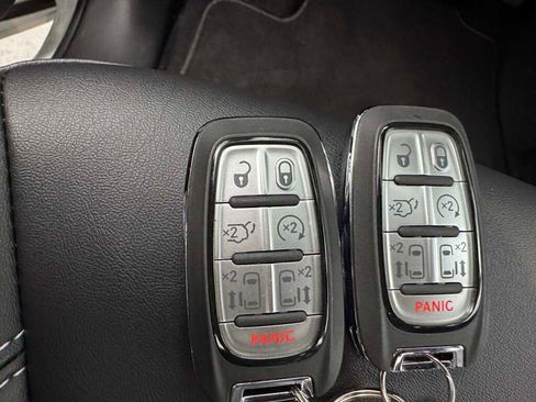 New 2026 Chrysler Pacifica Select image 30