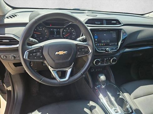 Used 2023 Chevrolet TrailBlazer LT w/ Premium Seating Package FWD image 15