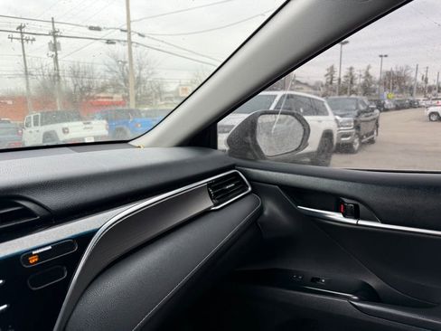 Used 2018 Toyota Camry SE image 22