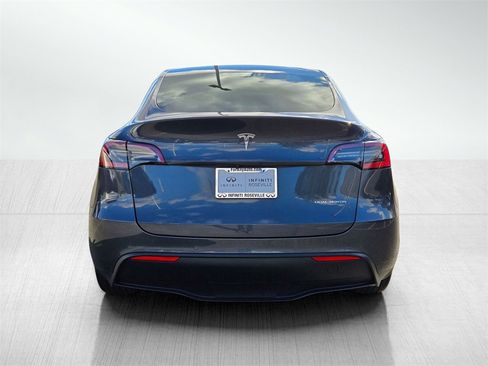 Used 2021 Tesla Model Y Long Range image 5
