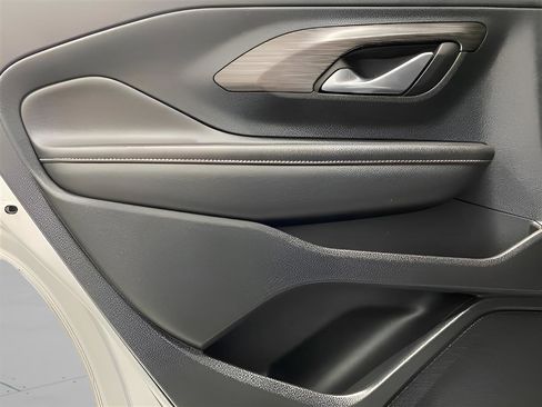 Used 2022 GMC Terrain SLT w/ Infotainment Package II image 11