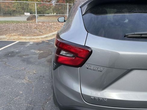 Used 2025 Chevrolet Trax LS w/ LS Convenience Package image 20