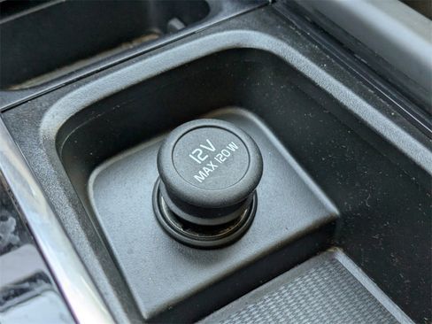 Used 2025 Volvo XC90 B6 Plus image 34