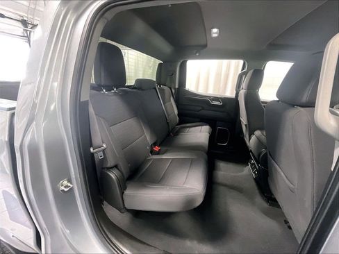 Used 2023 Chevrolet Silverado 1500 LT AWD/4WD image 16