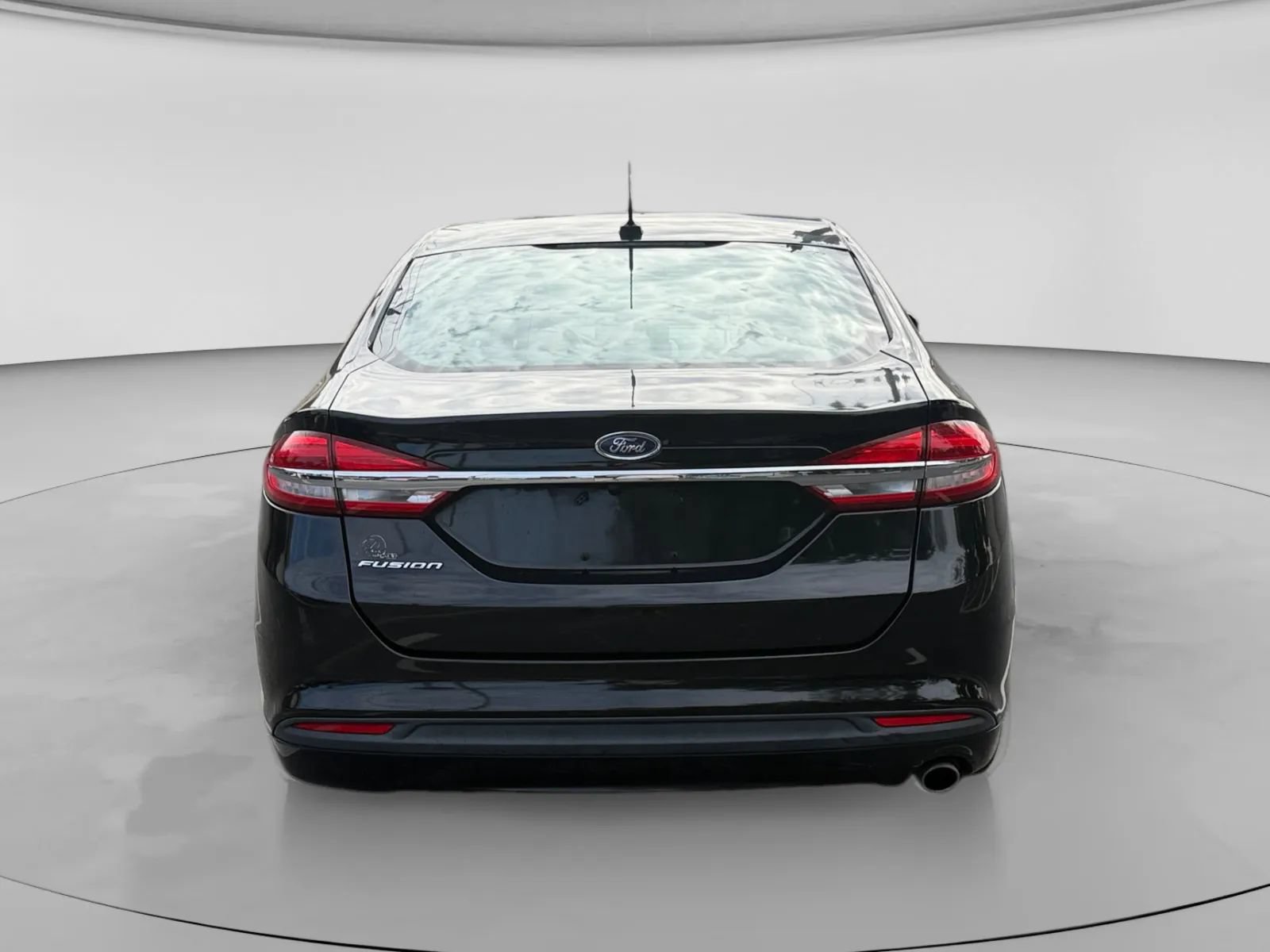 Used 2017 Ford Fusion S FWD image 4