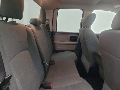 Used 2018 RAM 1500 Express RWD image 19