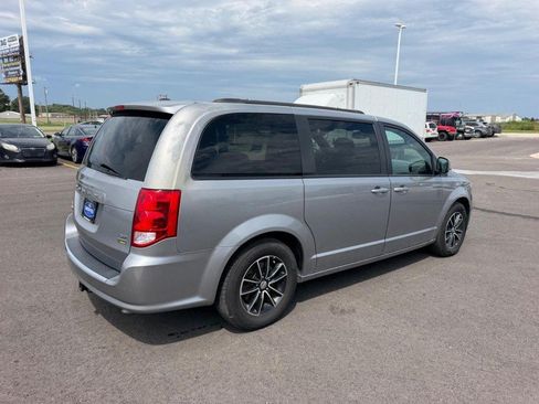 Used 2019 Dodge Grand Caravan GT FWD image 5