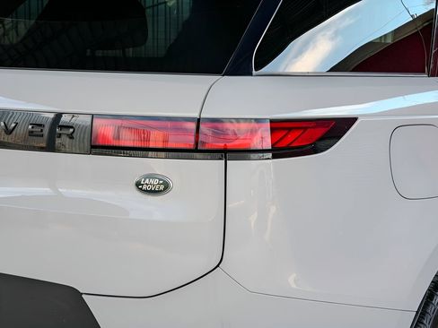 Used 2023 Land Rover Range Rover Sport SE AWD/4WD image 12