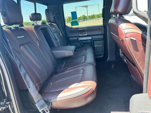 Used 2015 Ford F150 Platinum w/ Equipment Group 701A Luxury RWD image 15