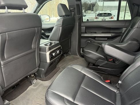 Used 2021 Ford Expedition Max XLT image 16