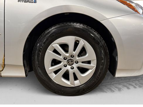 Used 2016 Toyota Prius Two FWD image 49