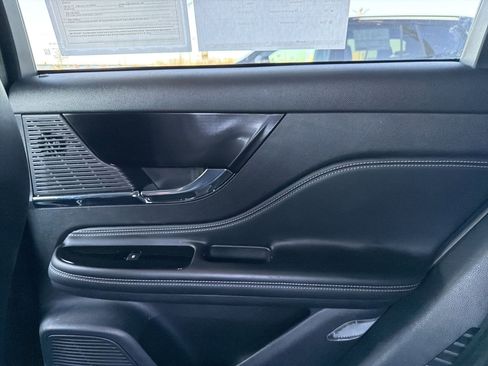 Used 2021 Lincoln Corsair FWD w/ Premium Package image 30