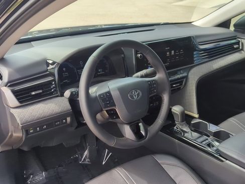 Used 2026 Toyota Camry XLE FWD image 12